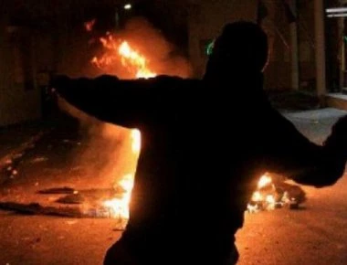 Επιθέσεις με μολότοφ εναντίον ΜΑΤ στα Εξάρχεια